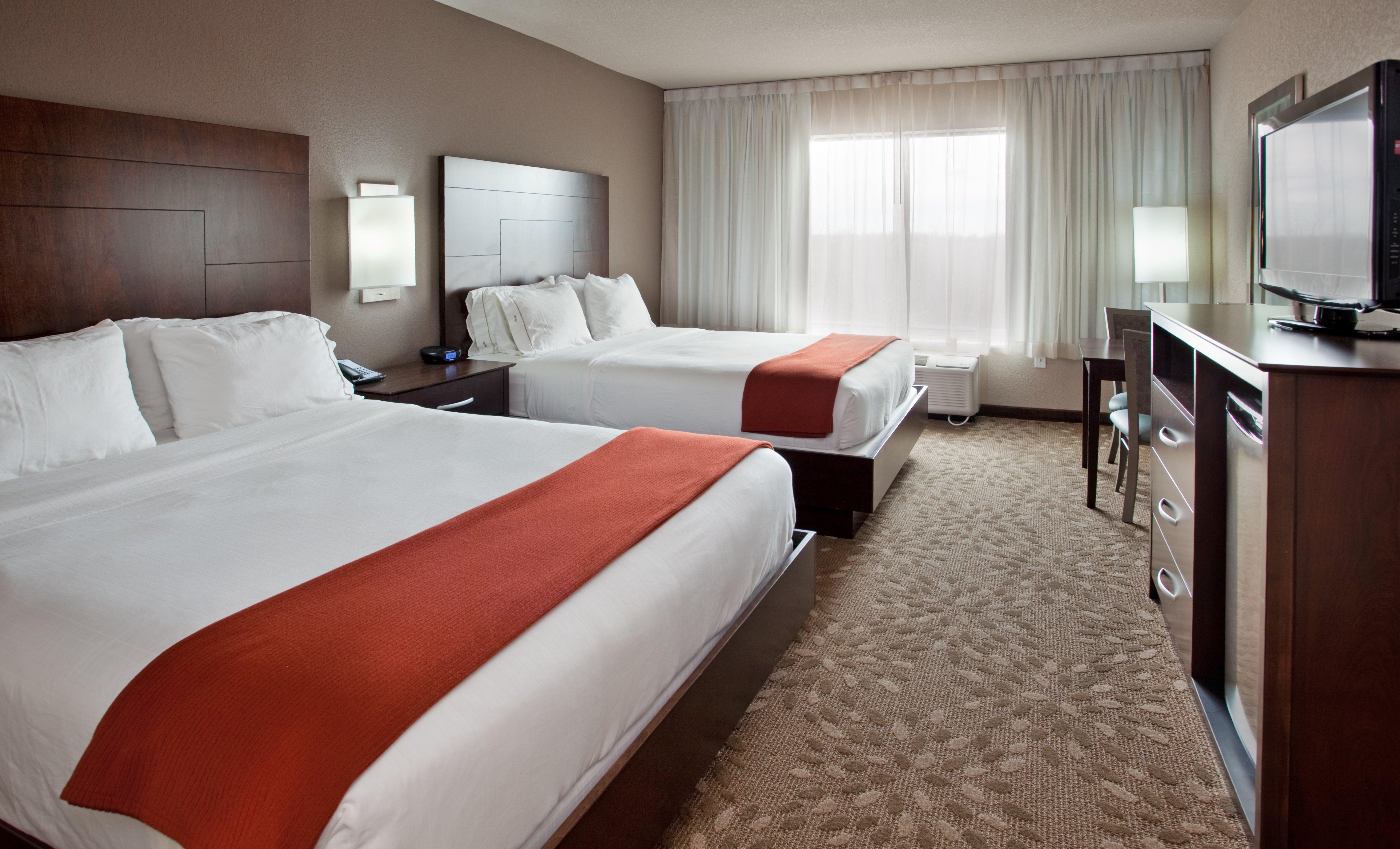 Holiday Inn Express Hotel And Suites Saint Robert By Ihg Exterior photo