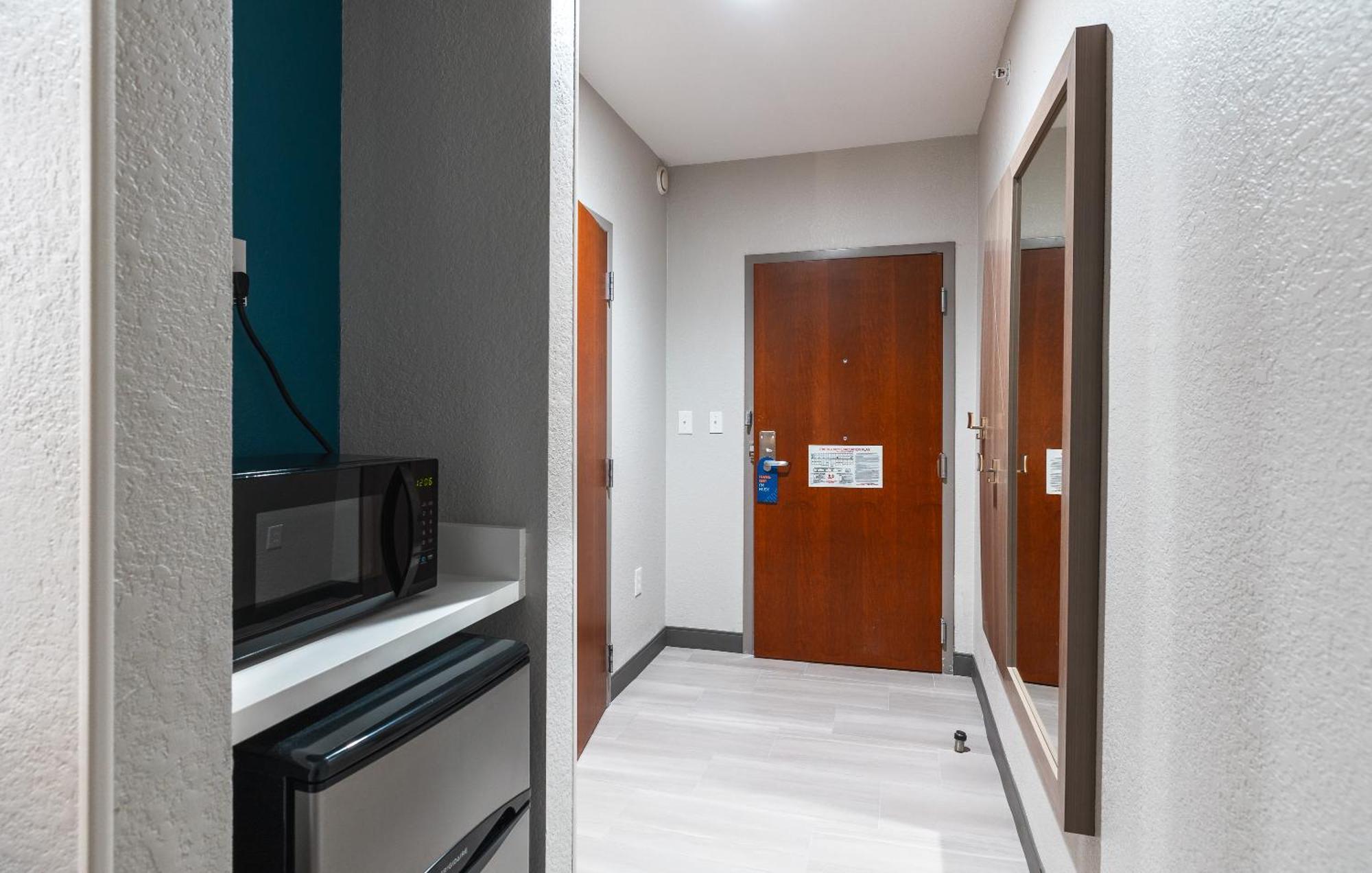 Holiday Inn Express Hotel And Suites Saint Robert By Ihg Exterior photo