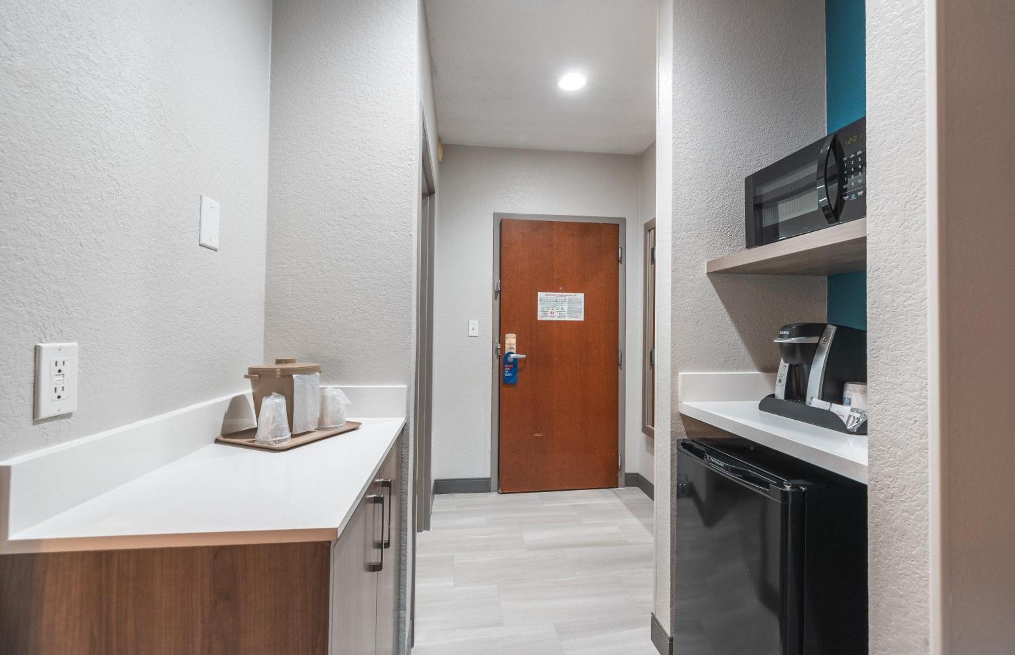 Holiday Inn Express Hotel And Suites Saint Robert By Ihg Exterior photo