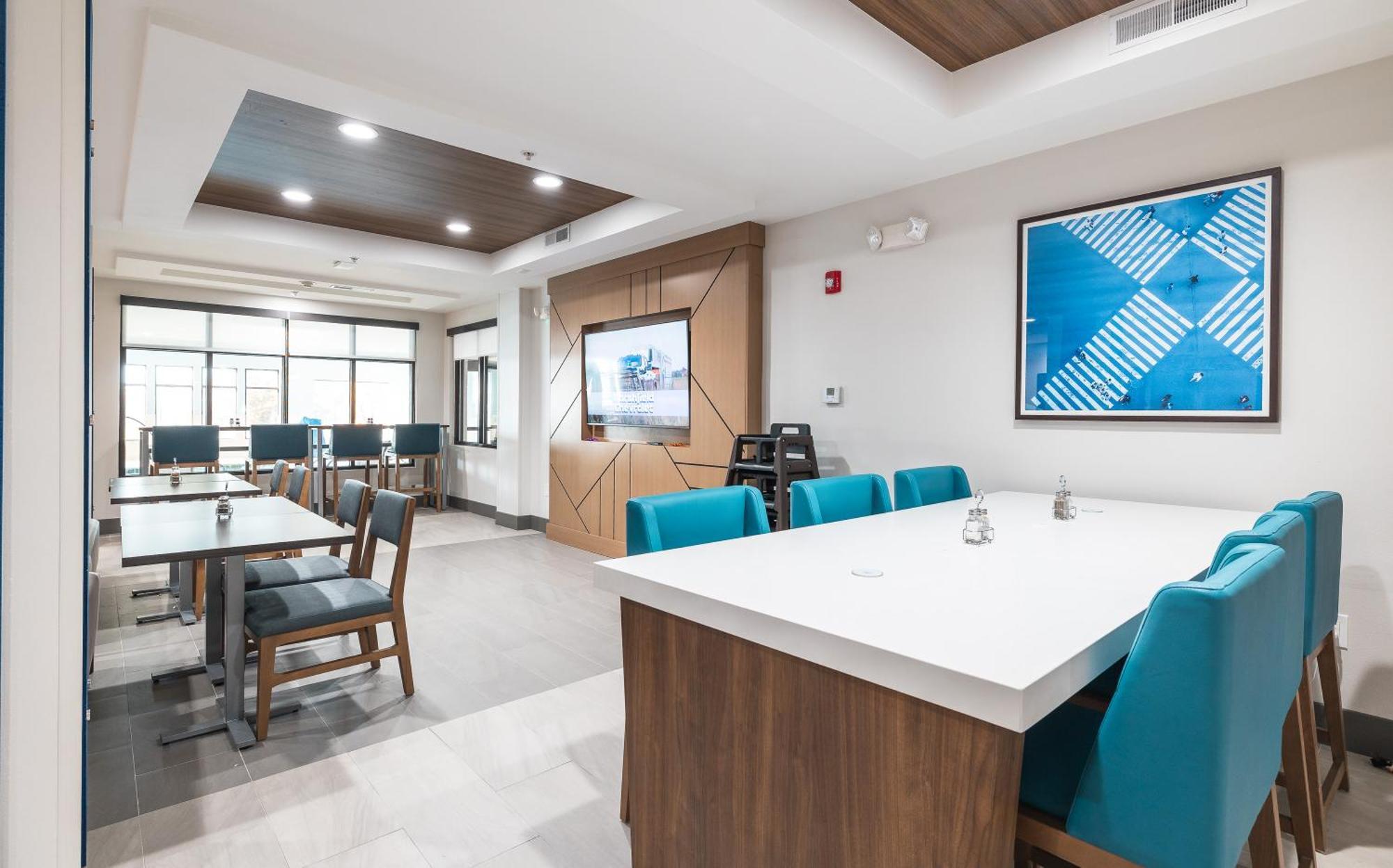 Holiday Inn Express Hotel And Suites Saint Robert By Ihg Exterior photo