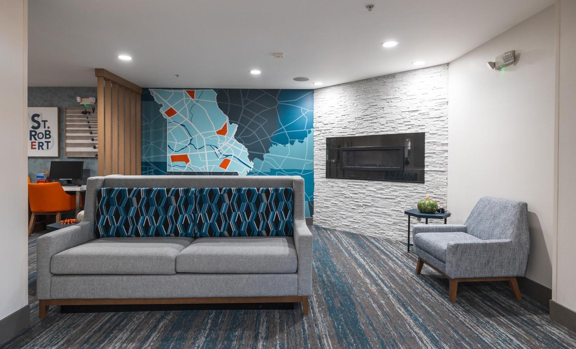 Holiday Inn Express Hotel And Suites Saint Robert By Ihg Exterior photo